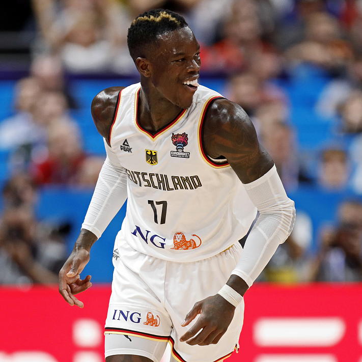 Dennis Schroder signs with the Los Angeles Lakers / News