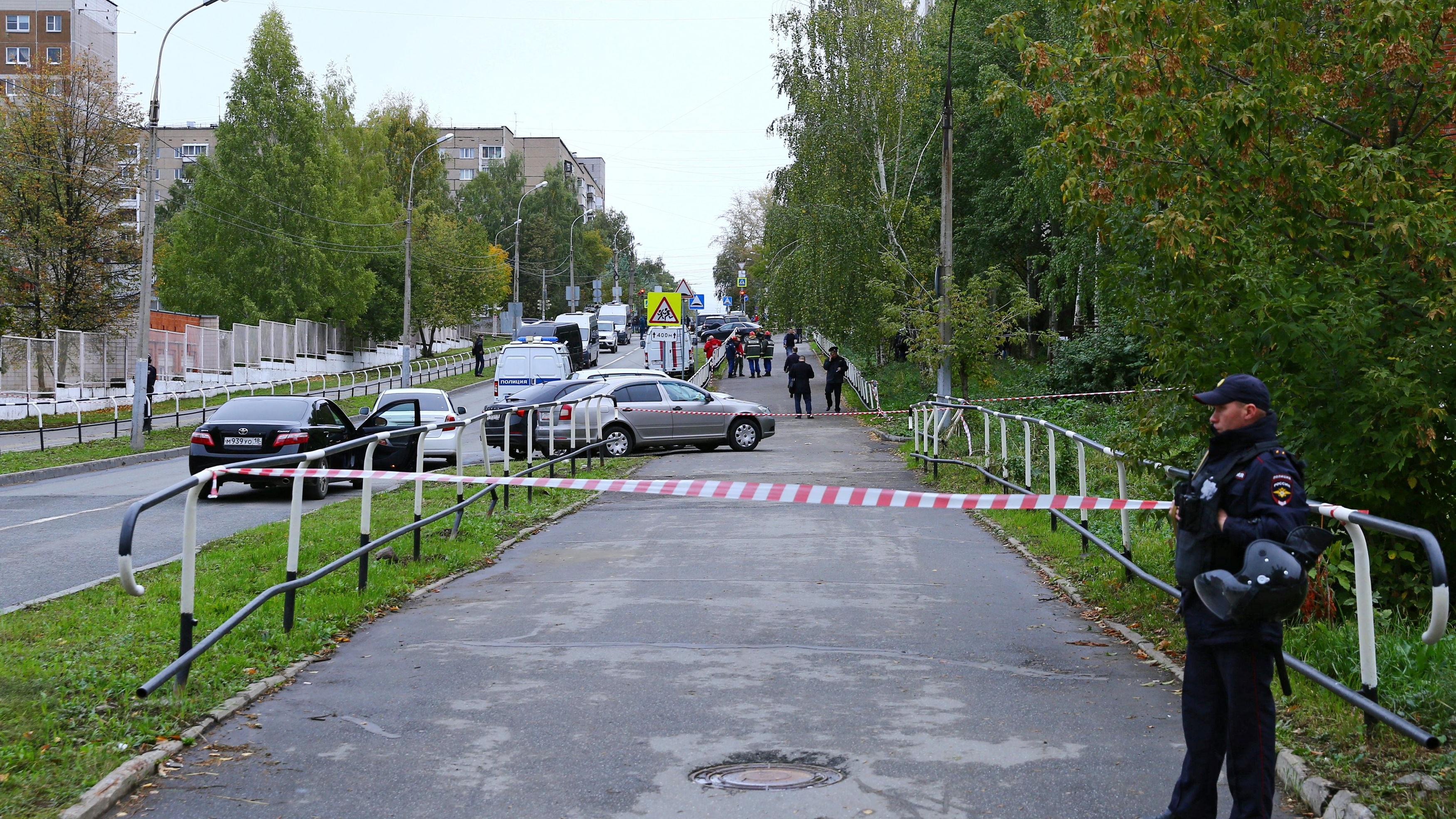 A police officer secures the area after a school shooting in Izhevsk, Russia, September 26, 2022. /Reuters