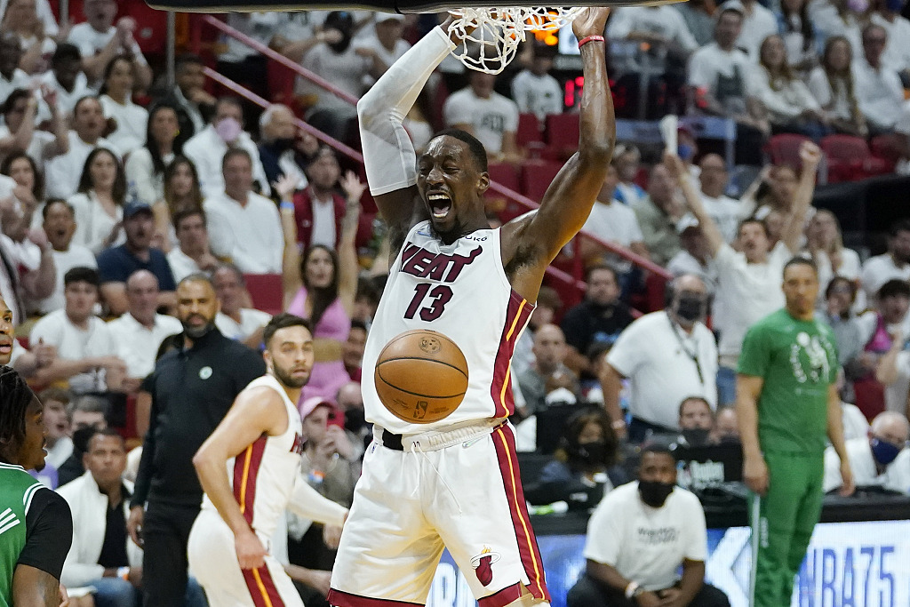 Bam Adebayo (#13) of the Miami Heat dunks in Game 7 of the NBA Eastern Conference Finals against the Boston Celtics at FTX Arena in Miami, Florida, May 29, 2022. /CFP