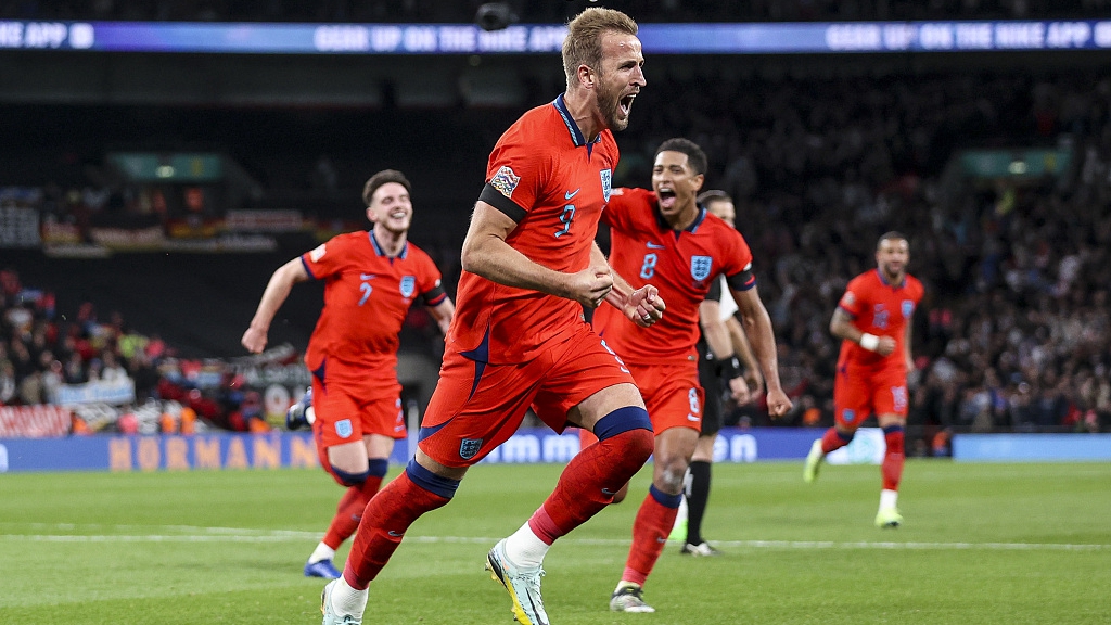 England players celebrate after they make it 3-2 from 2-0 down during their Nations League clash with Germany at Wembley Stadium in London, England, September 26, 2022. /CFP