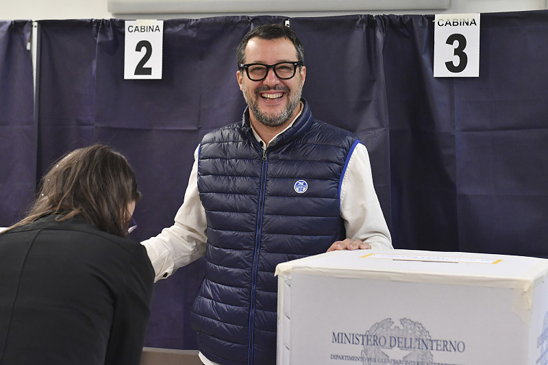The Lega leader Matteo Salvini smiles before casting his ballot at a polling station in Milan, Italy, Sunday, September. 25, 2022. /CFP