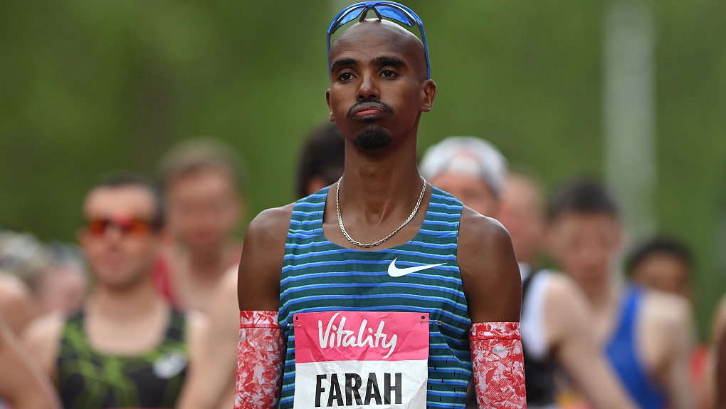 Mo Farah at the start of the men's elite race during the Vitality London 10,000 meter road race in London, England, May 2, 2022. /CFP