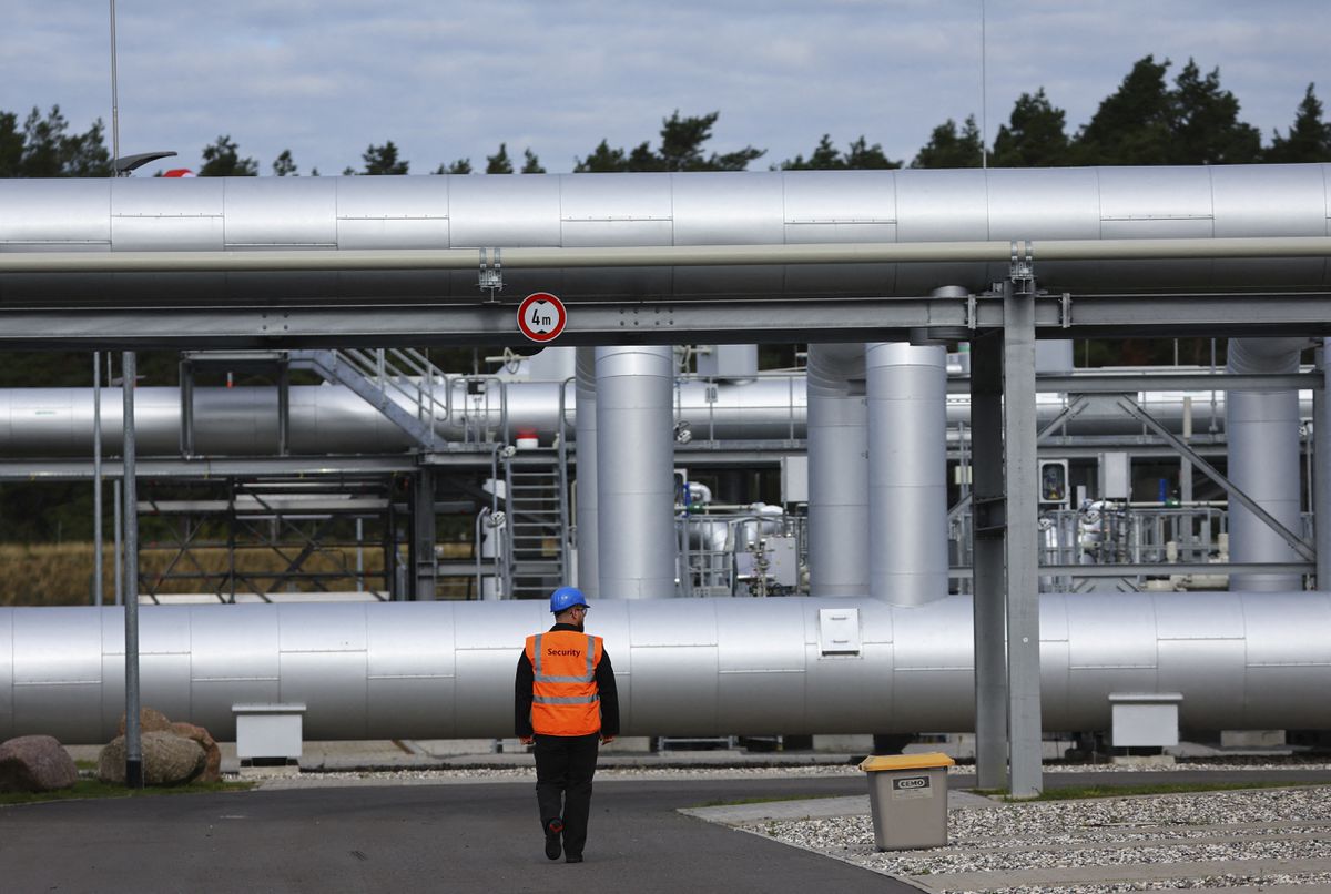 A security personnel at the landfall facility of the Baltic Sea gas pipeline Nord Stream 2, Lubmin, Germany, September 19, 2022. /Reuters