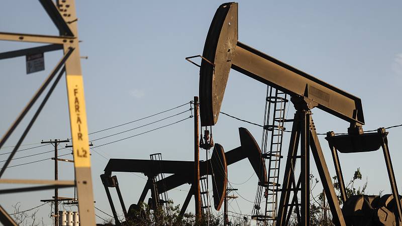 Oil pumpjacks operate in the Inglewood Oil Field in Los Angeles, U.S., January 28, 2022. /CFP