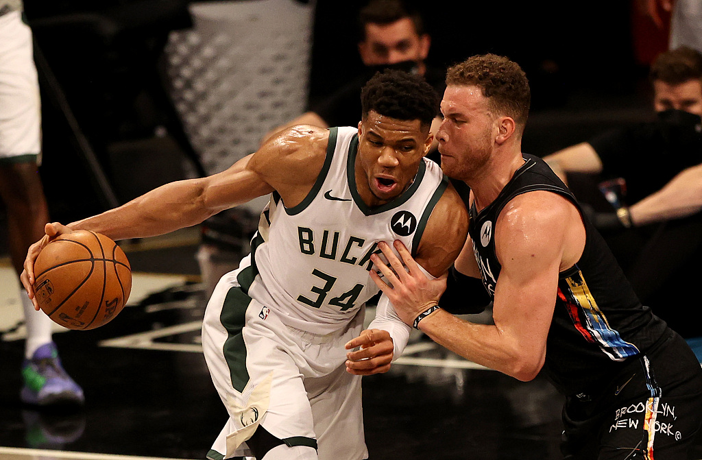 Blake Griffin (R) of the Brooklyn Nets defends Giannis Antetokounmpo of the Milwaukee Bucks in Game 2 of the NBA Eastern Conference semifinals at the Barclays Center in Brooklyn, New York City, New York, June 7, 2021. /CFP