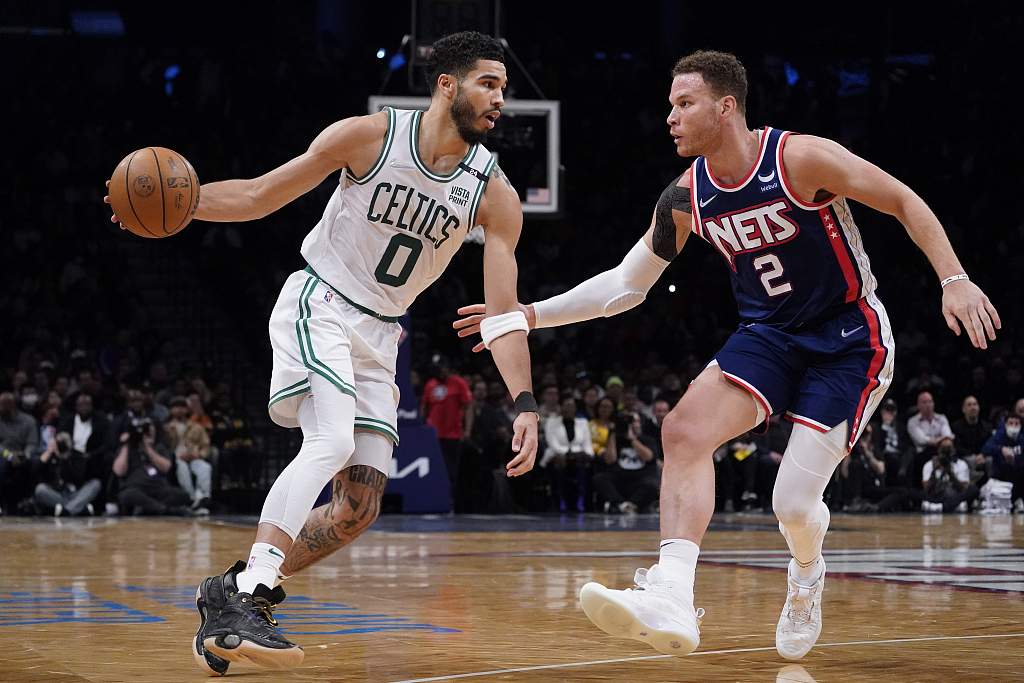 Blake Griffin (#2) of the Brooklyn Nets defends Jayson Tatum of the Boston Celtics in Game 4 of the NBA Eastern Conference first-round playoffs at the Barclays Center in Brooklyn, New York City, New York, April 25, 2022. /CFP