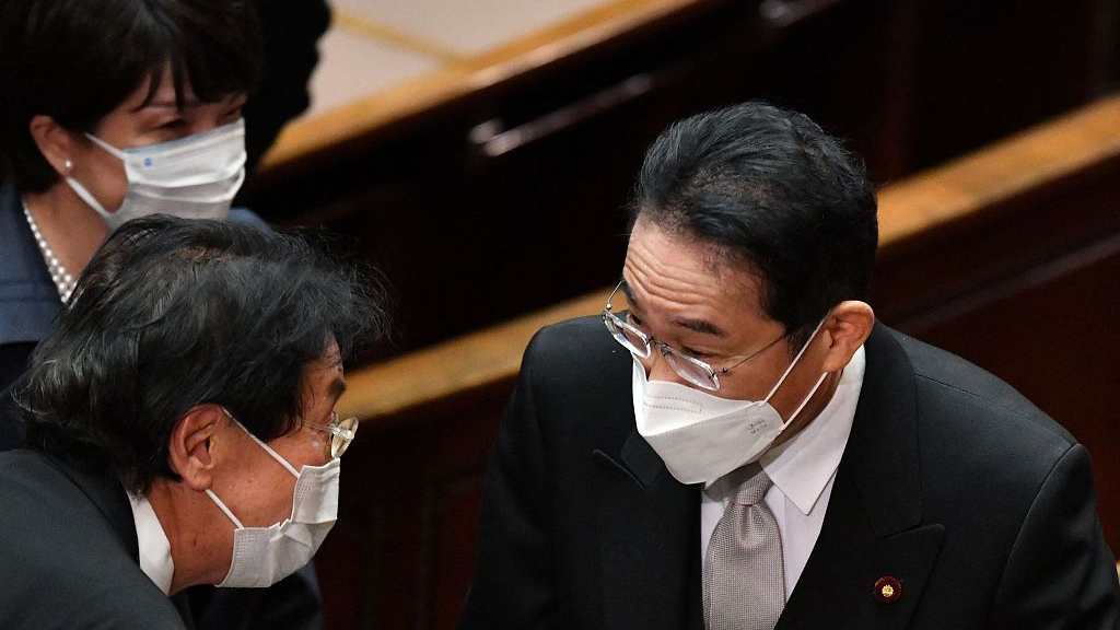 Japanese Prime Minister Fumio Kishida speaks with representatives in the House of Representatives chamber at parliament, Tokyo, Japan, October 3, 2022. /CFP