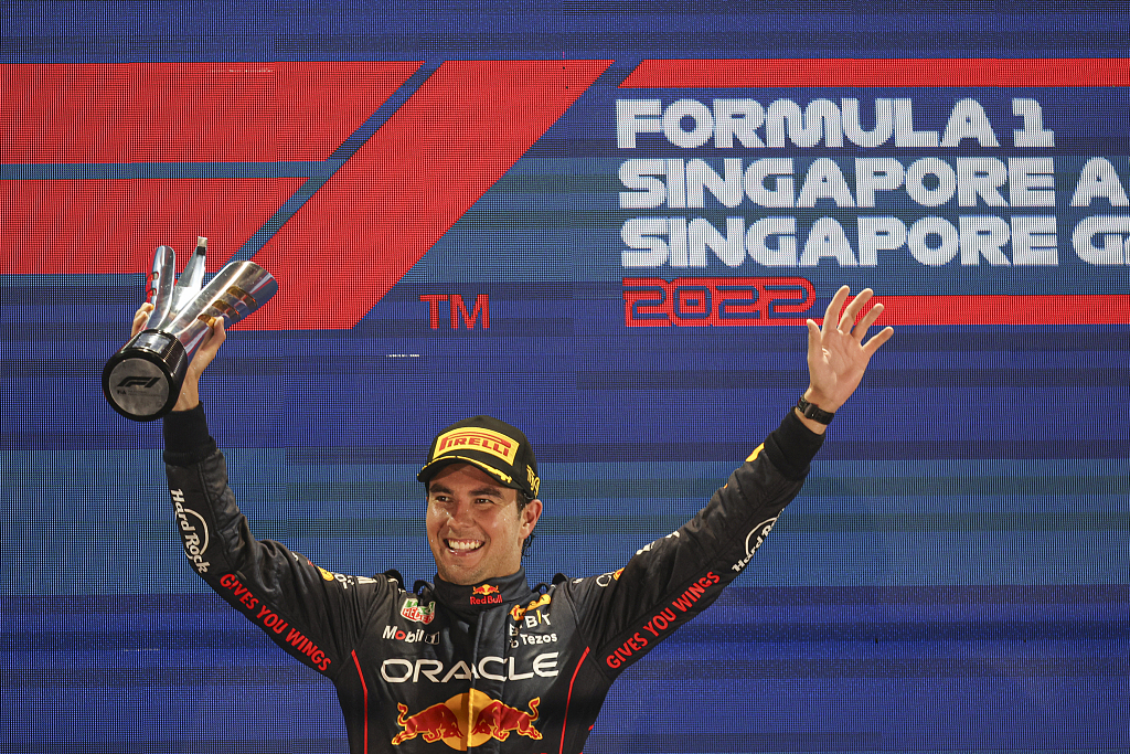 Sergio Perez of Red Bull Racing wins the F1 Grand Prix of Singapore, October 2, 2022. /CFP 