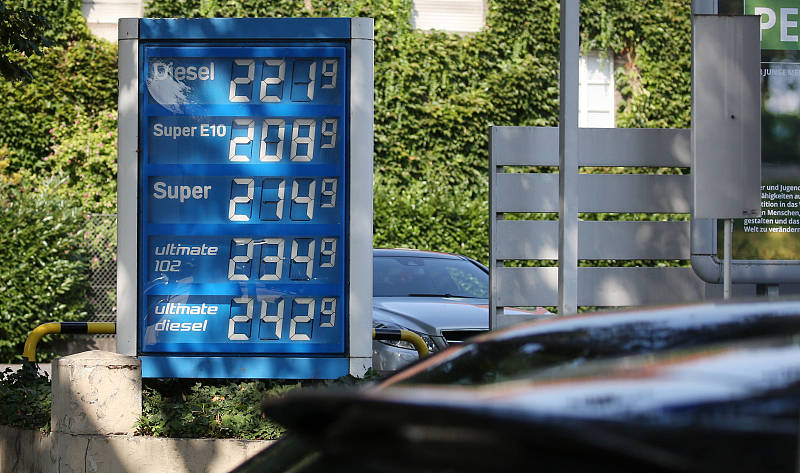 After the discontinuation of the state subsidy as a fuel discount, fuel prices rise massively overnight, as at this gas station in Worms City in the state of Rhineland-Palatinate, Germany, September 1, 2022. /CFP