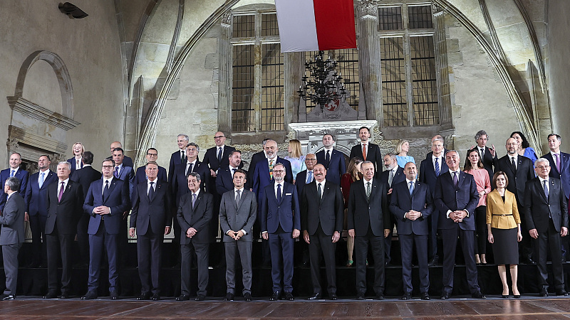 A group photo of leaders of countries at the first meeting of the European Political Community (EPC) in Prague, Czech Republic, October 6, 2022. /CFP