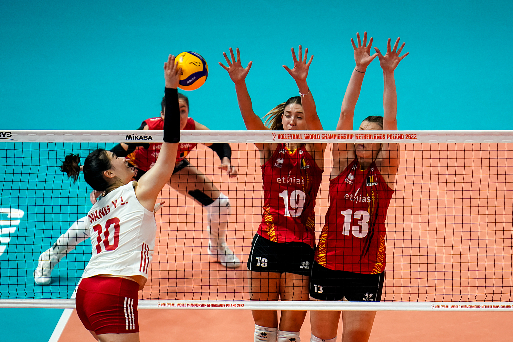 Wang Yunlu of China spikes in the FIVB Volleyball Women's World Championship match against Belgium in Rotterdam, the Netherlands, October 9, 2022. /CFP