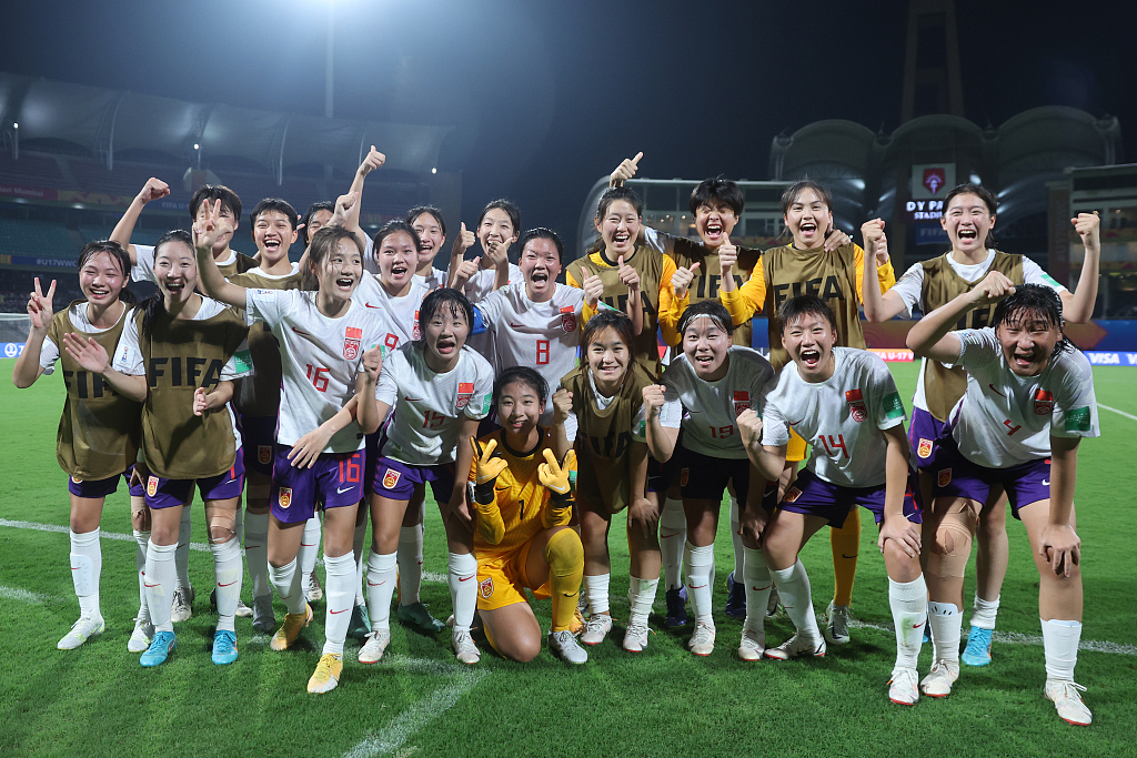 Players of Team China celebrate their 2-1 victory over Team Mexico after the FIFA U-17 Women's World Cup group match at the DY Patil Stadium in Mumbai, India, October 12, 2022. /CFP