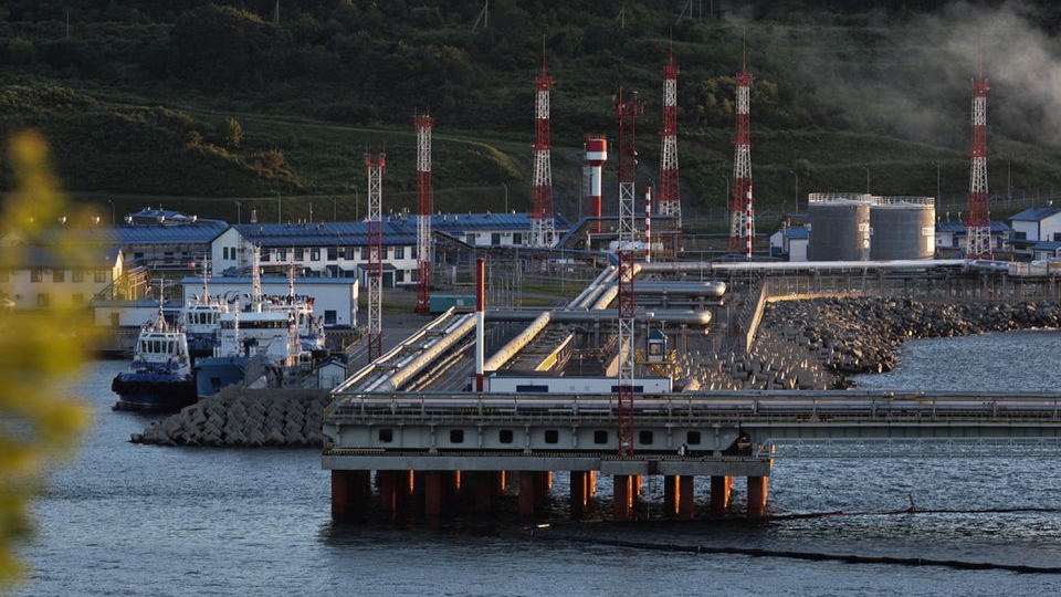 A crude oil terminal on the shore of Nakhodka Bay near the port city of Nakhodka, Russia, August 12, 2022. /Reuters