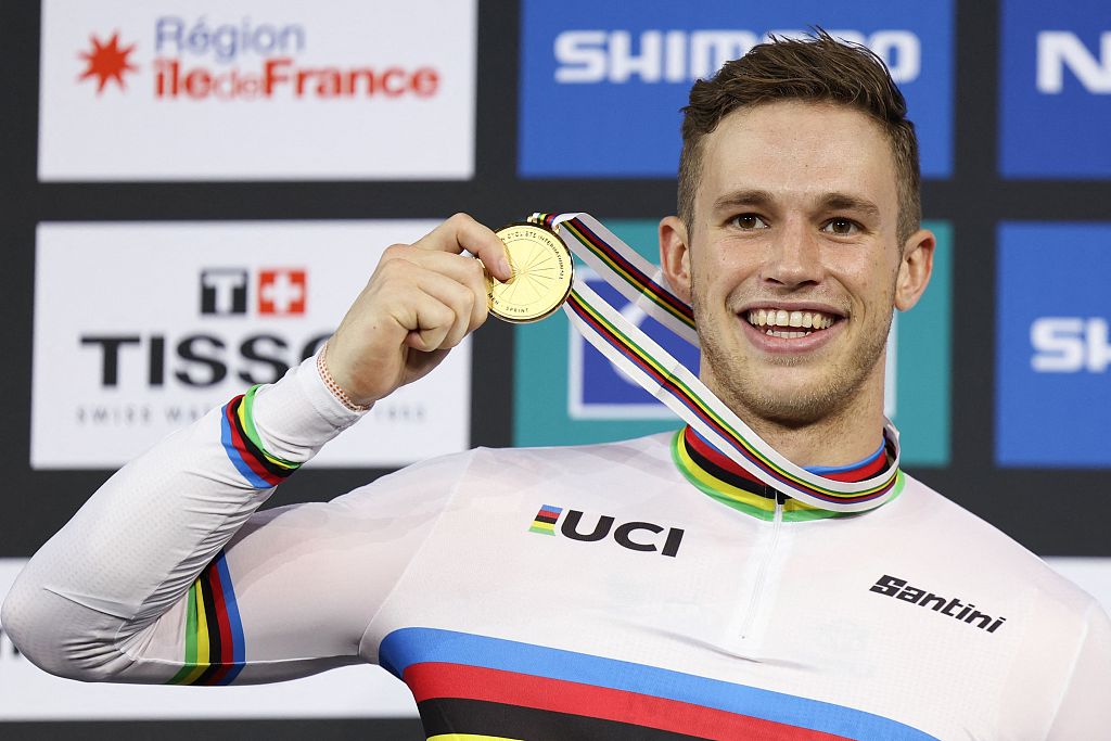 Harrie Lavreysen of the Netherlands won the gold medal in the men's sprint final at the UCI Track Cycling World Championships in Saint-Quentin-en-Yvelines, France, October 16, 2022. /CFP