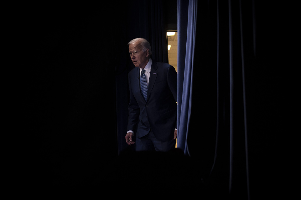 U.S. President Joe Biden walks onstage to deliver virtual remarks in Washington, D.C., U.S., October 11, 2022. /CFP