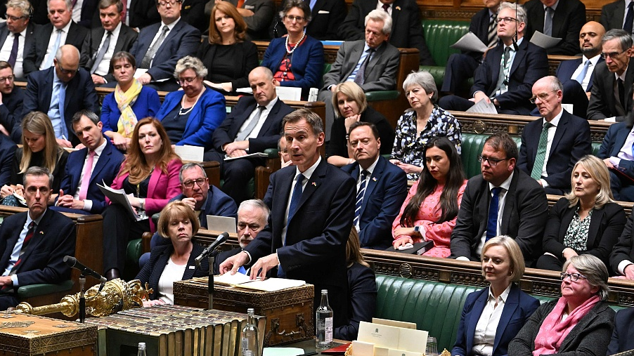 Britain's Chancellor of the Exchequer Jeremy Hunt announces tax and spending measures as part of the medium-term fiscal plan at the House of Commons, in London, England, October 17, 2022. /CFP