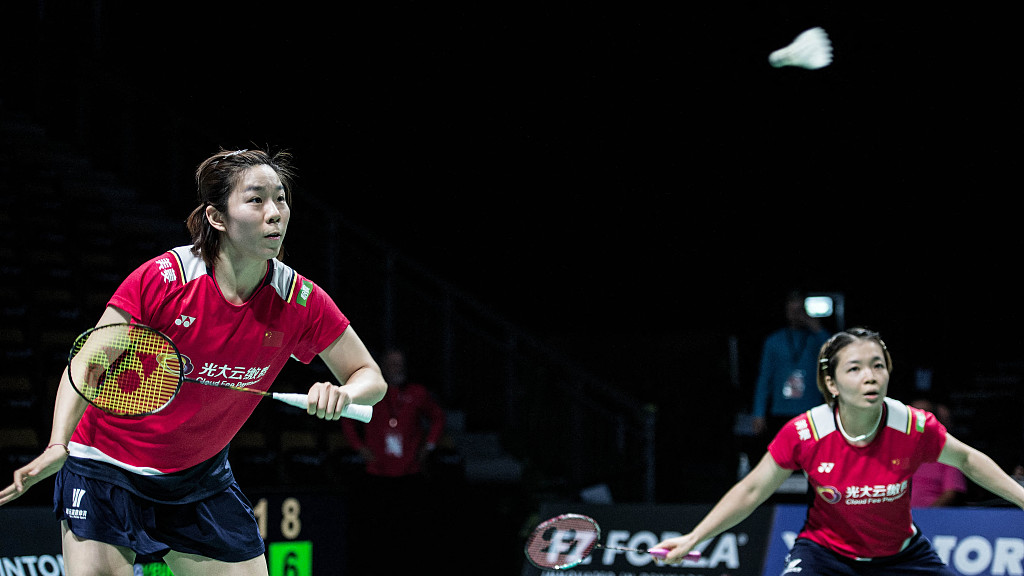 Chen Qingchen (L) and Jia Yifan in action during the Denmark Open in Odense, Denmark, October 18, 2022. /CFP