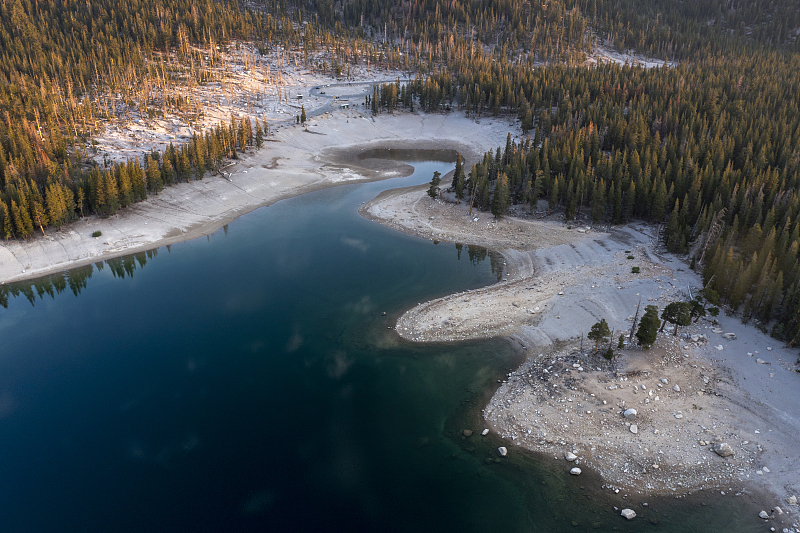 A drought-shrunken lake which may again release deadly levels of the greenhouse gas carbon dioxide, California, July 28, 2022. /CFP 