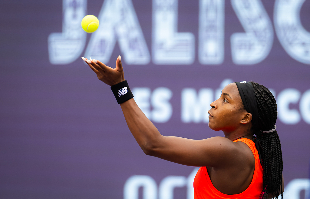 Coco Gauff of the United States serves during the second-round match of the WTA Guadalajara Open in Zapopan, Mexico, October 19, 2022. /CFP