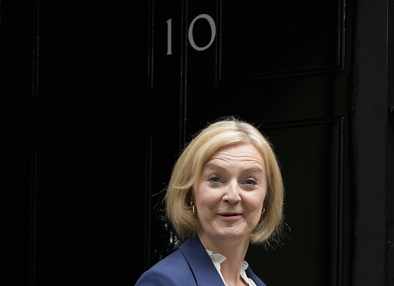 Liz Truss leaves 10 Downing Street to attend her first Prime Minister's Questions at the Houses of Parliament, London, the UK, September 7, 2022. /CFP