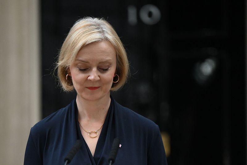 Britain's Prime Minister Liz Truss delivers a speech to announce her resignation outside of 10 Downing Street in central London, UK, October 20, 2022. /CFP