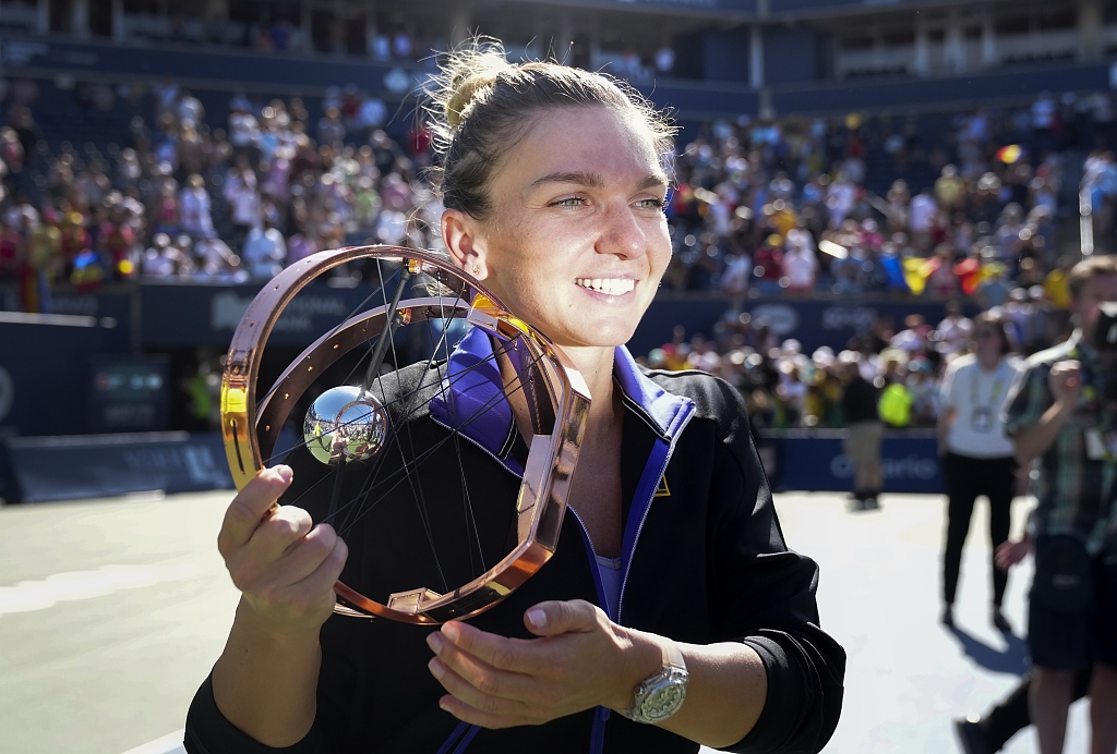 Simona Halep wins the National Bank Open tennis tournament in Toronto, Canada, August 14, 2022. /CFP