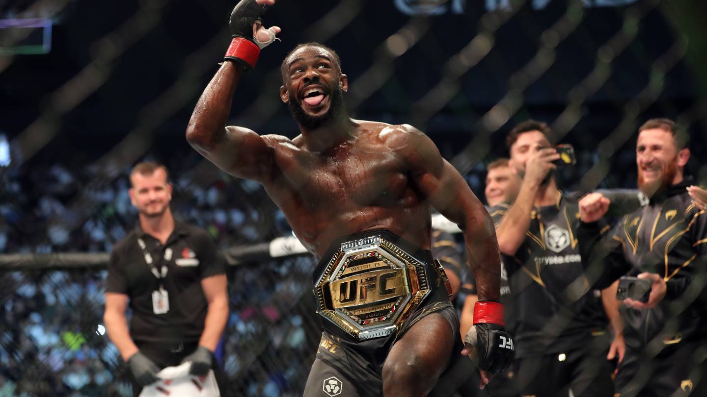 UFC 280: Sterling retains belt as shoulder injury derails Dillashaw