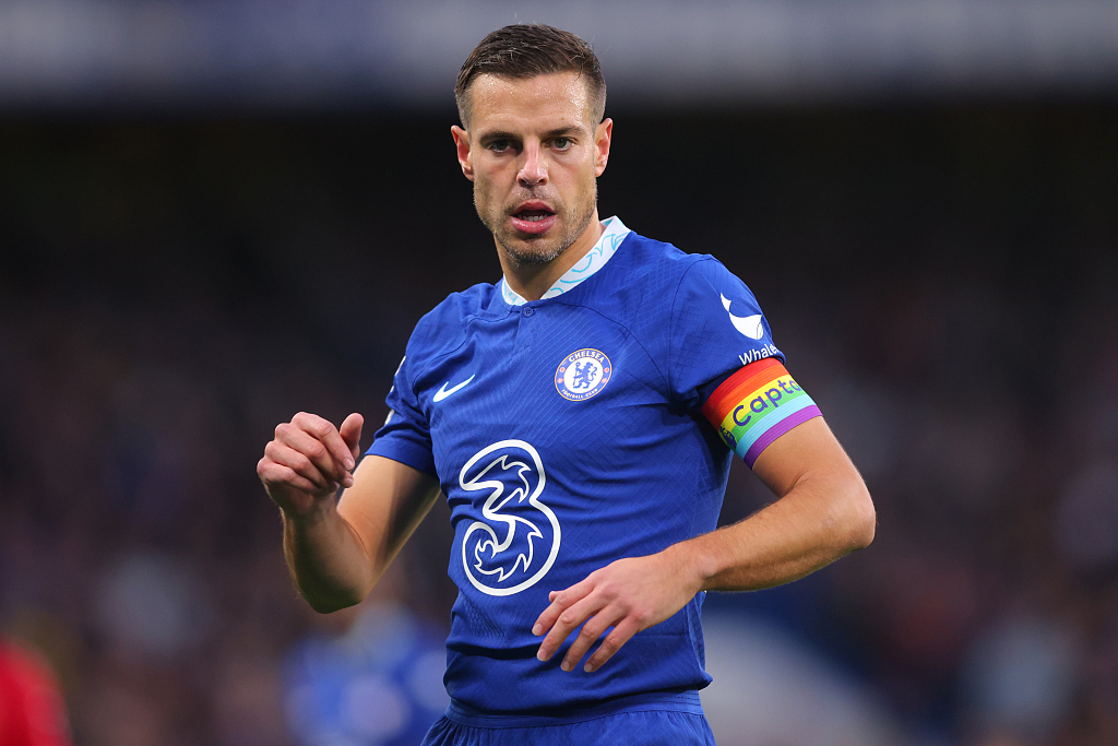 Cesar Azpilicueta of Chelsea looks on in the Premier League game against Manchester United at Stamford Bridge in London, England, October 22, 2022. /CFP