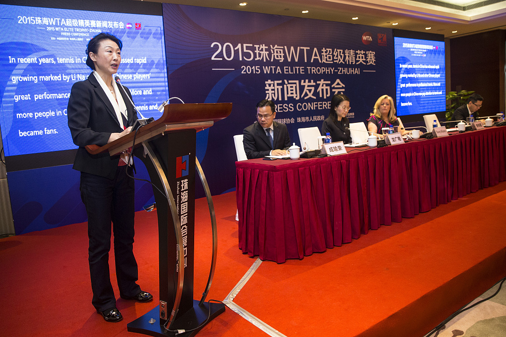Li Lingwei of China speaks at a press conference during the Women's Tennis Association (WTA) Elite Trophy tennis event in Zhuhai, south China's Guangdong Province, January 27, 2015. /CFP 