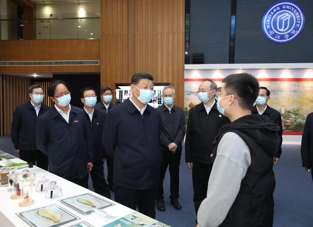 Xi Jinping inspects Minjiang University in Fuzhou, Fujian Province, March 25, 2021. /Xinhua