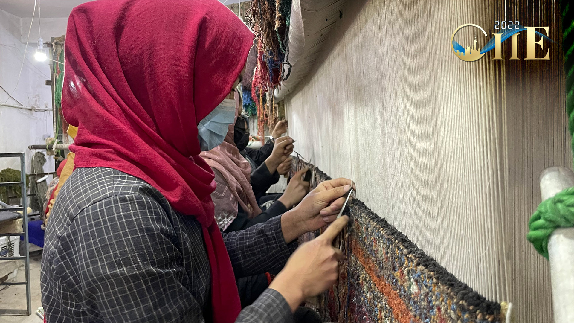 Live: Exploring an Afghan wool carpet manufacturing center in Kabul