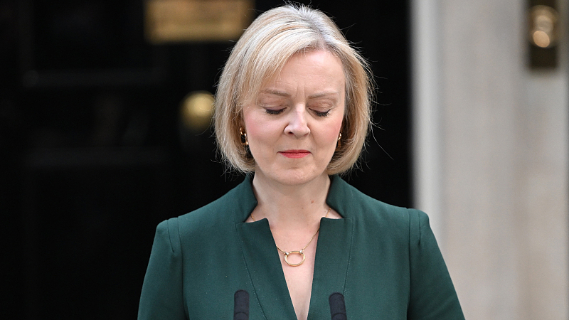 British former Prime Minister Liz Truss makes a statement prior to her formal resignation outside Number 10 in Downing Street, London, England, October 25, 2022. /CFP