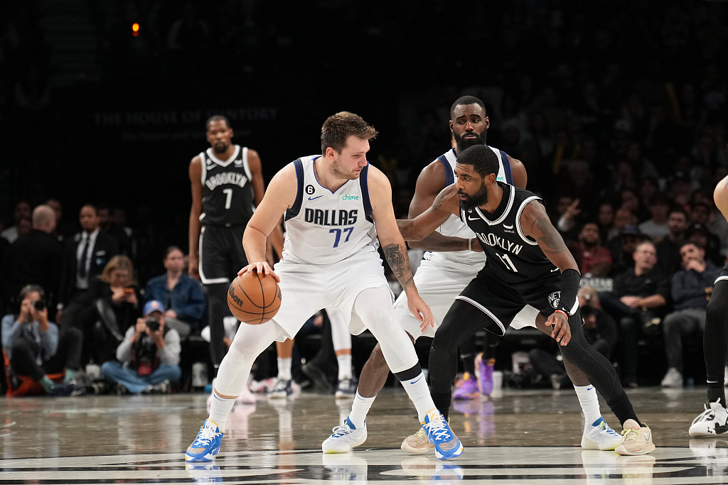Luka Doncic (#77) of the Dallas Mavericks faces Kyrie Irving (#11) of the Brooklyn Nets in the game at the Barclays Center in Brooklyn, New York City, New York, October 27, 2022. /CFP