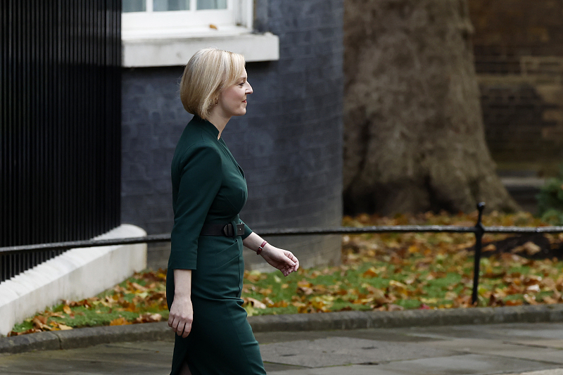 Former British Prime Minister Liz Truss arrives to make a statement prior to her formal resignation outside Number 10 in Downing Street in London, England, October 25, 2022. /CFP