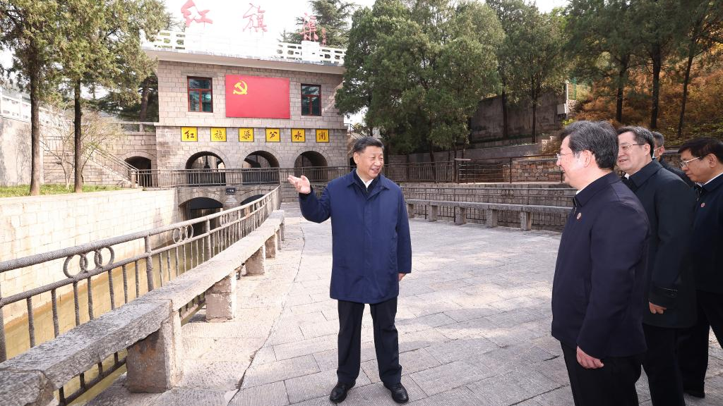 Chinese President Xi Jinping, also general secretary of the Communist Party of China Central Committee and chairman of the Central Military Commission, views the Hongqi Canal in Linzhou City, central China's Henan Province, October 28, 2022. /Xinhua