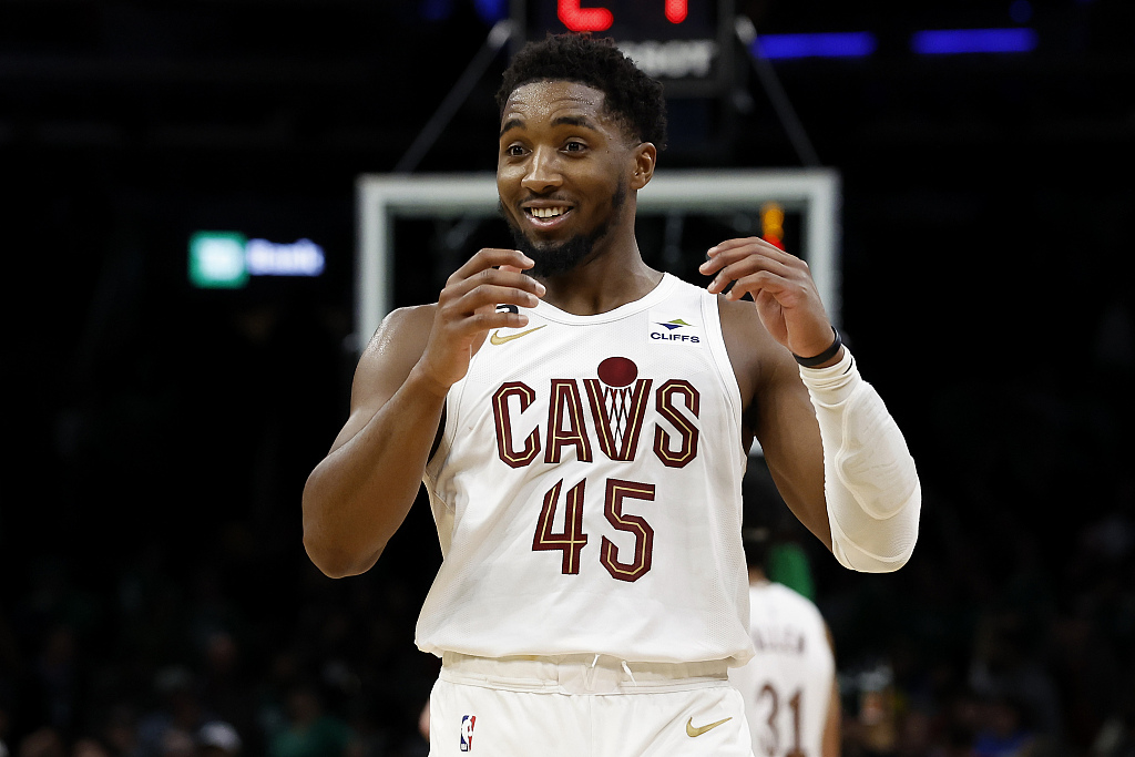 Donovan Mitchell of the Cleveland Cavaliers looks on in the game against the Boston Celtics at TD Garden in Boston, Massachusetts, October 28, 2022. /CFP