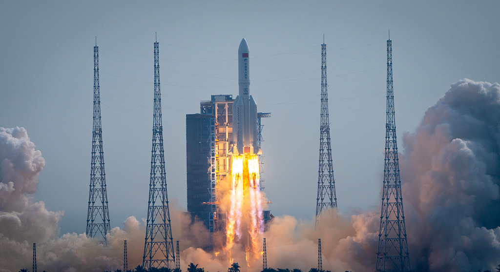 The Long March-5B Y4 carrier rocket, carrying the space lab module Mengtian, blasts off from Wenchang Spacecraft Launch Site in south China's Hainan Province, October 31, 2022. /Xinhua