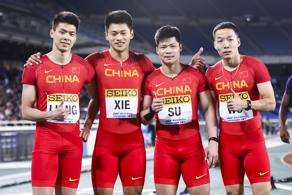 Team China pose for a photo after finishing fourth during the men's 4x100m relay final at the World Athletics Relays at Nissan Stadium in Yokohama, Kanagawa, Japan, May 12, 2019. /CFP