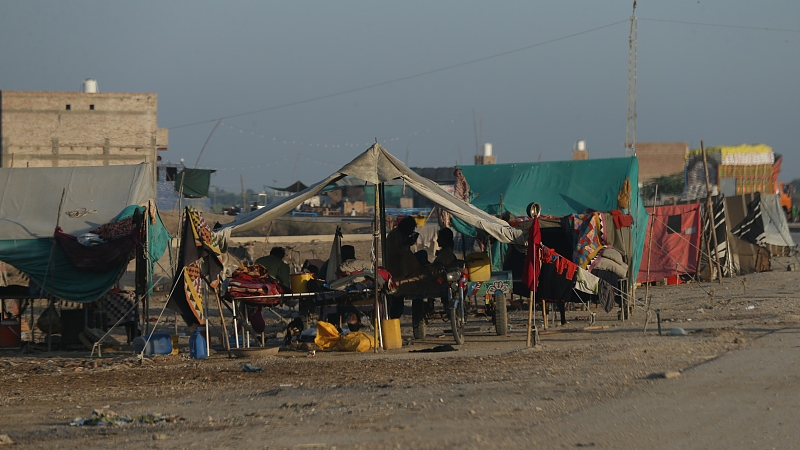 Flood-hit families struggle while winter comes in Mehar, Sindh,   Pakistan, October 22, 2022. /CFP