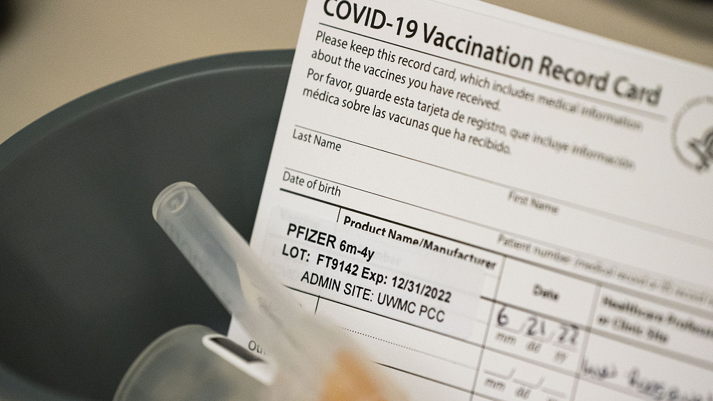 A dose of the Pfizer Covid-19 vaccine and a vaccination record card await a pediatric patient in Seattle, Washington, the U.S., on June 21, 2022. /CFP