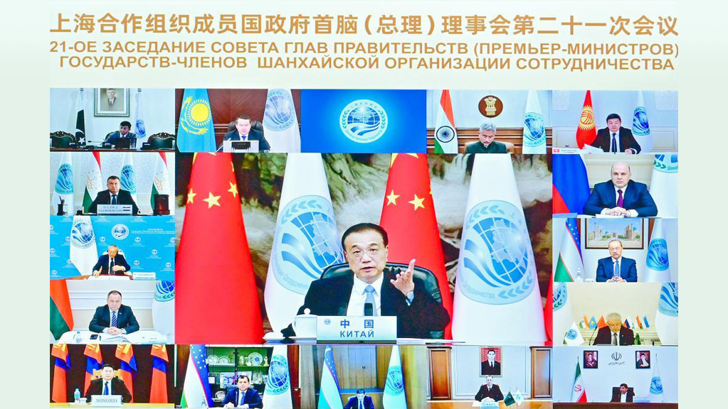 Chinese Premier Li Keqiang hosts the 21st Meeting of the Council of Heads of Government of Member States of the Shanghai Cooperation Organization (SCO) via video link at the Great Hall of the People in Beijing, capital of China, November 1, 2022. /Xinhua