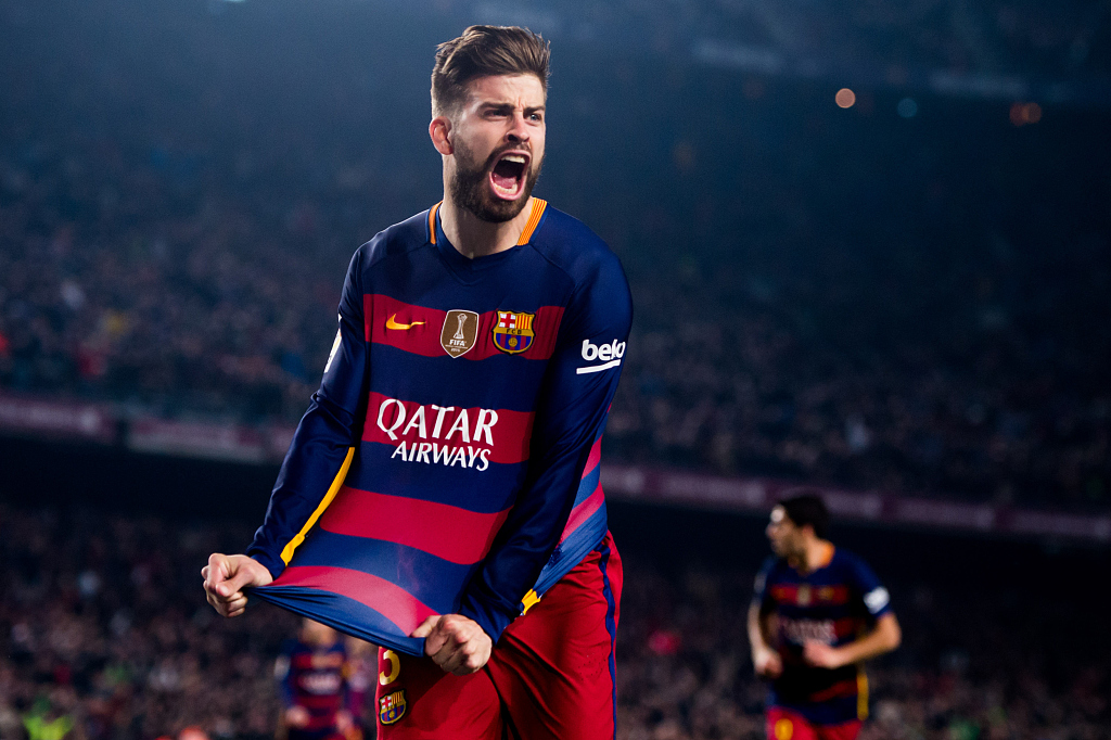 Gerard Pique of Barcelona celebrates after Barcelona's win over Athletic Club at Camp Nou in Barcelona, Spain, January 27, 2016. /CFP