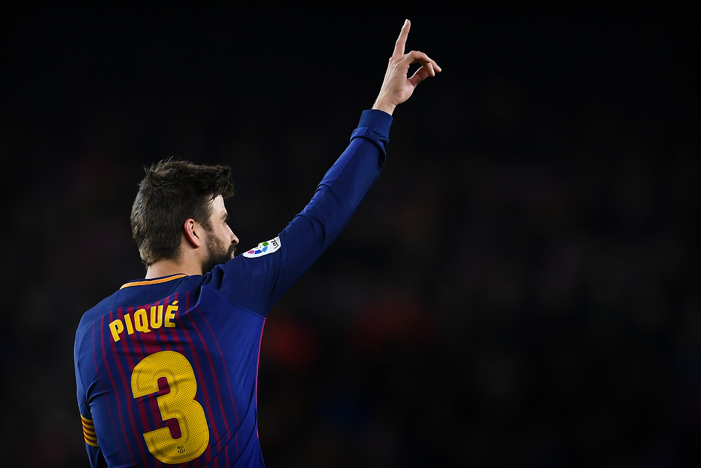 Gerard Pique of Barcelona reacts after scoring his team's second goal during their Copa del Rey clash with Real Murcia at Camp Nou in Barcelona, Spain, November 29, 2017. /CFP