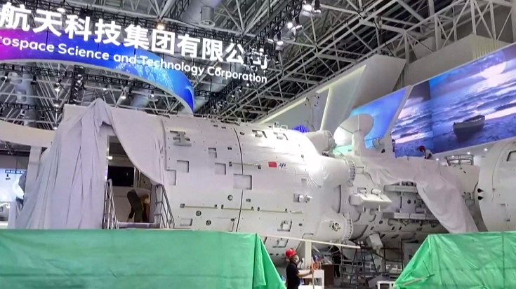 The 1:1 model of the China's space station combination is in preparation for the Airshow China in Zhuhai, Guangdong Province. /CFP