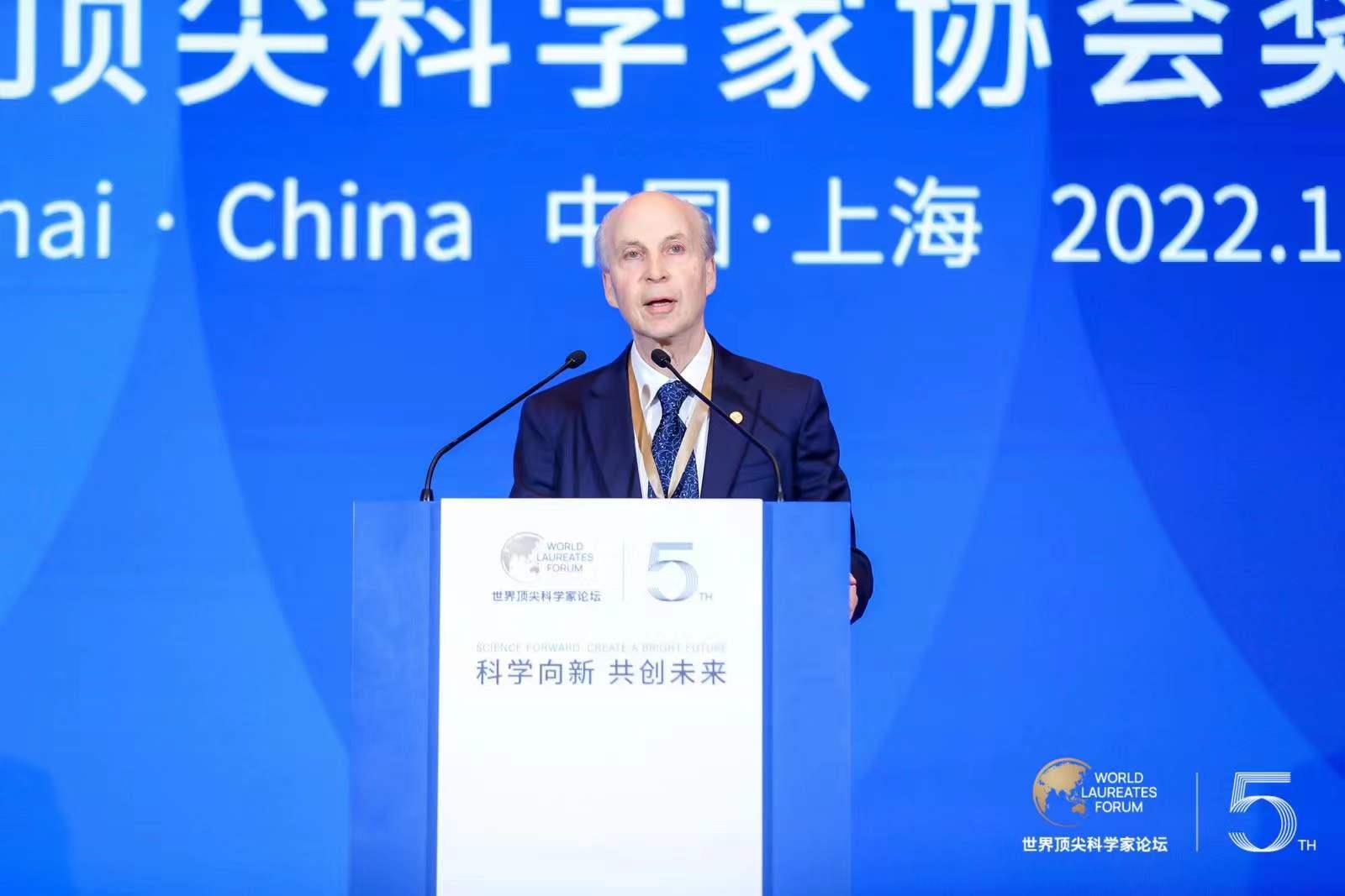 Chairman of the WLA Roger Kornberg speaks at the opening ceremony of the fifth World Laureates Forum in east China's Shanghai Municipality, November 6, 2022. /CMG