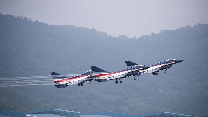 J-10 fighter jets participate in a rehearsal, Zhuhai, Guangdong Province, China, November 6, 2022. /CFP