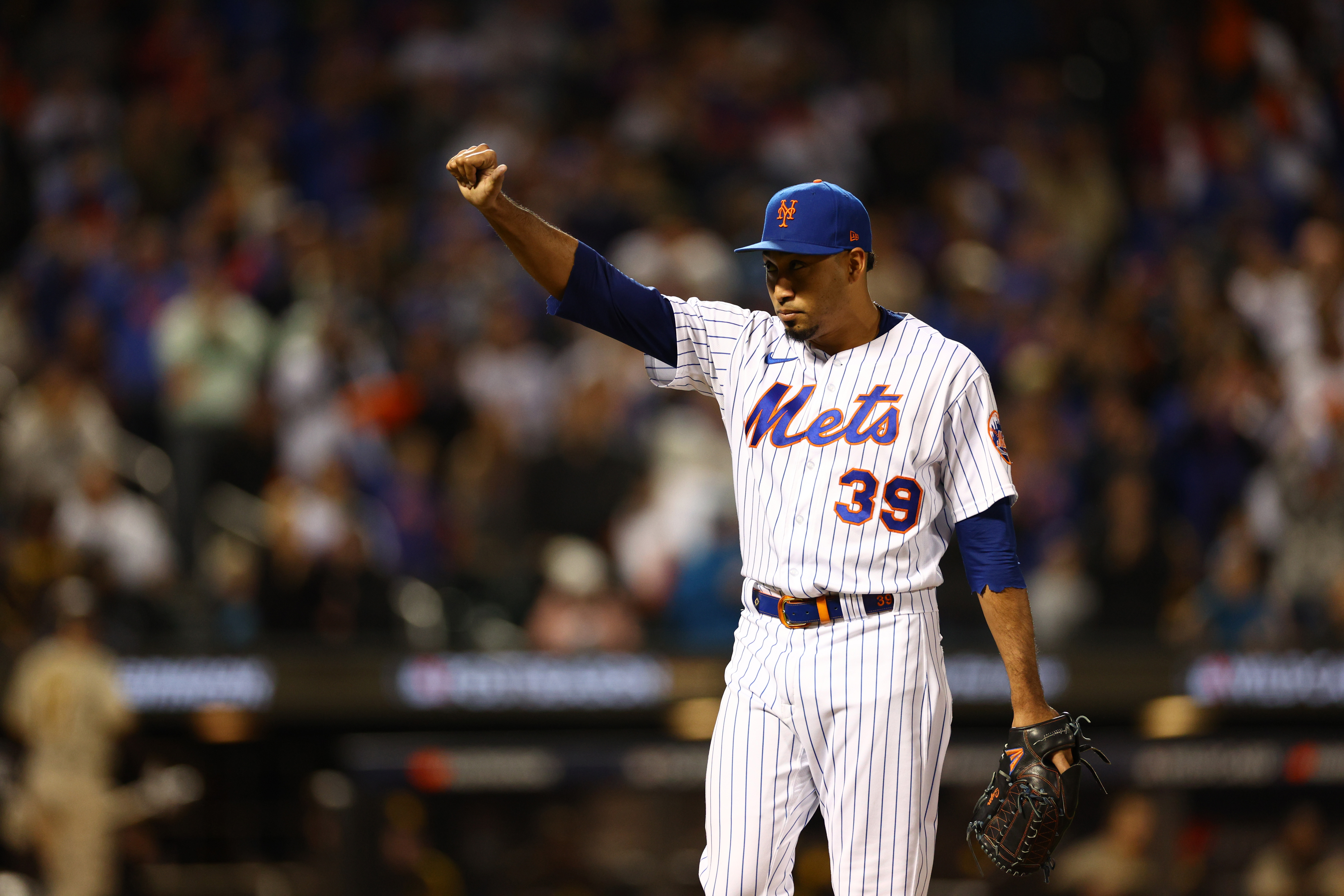 Pitcher Edwin Diaz of the New York Mets looks on during the eighth inning in Game 2 of the National League Wild Card Series against the San Diego Padres at Citi Field in New York City, New York, October 8, 2022. /CFP 