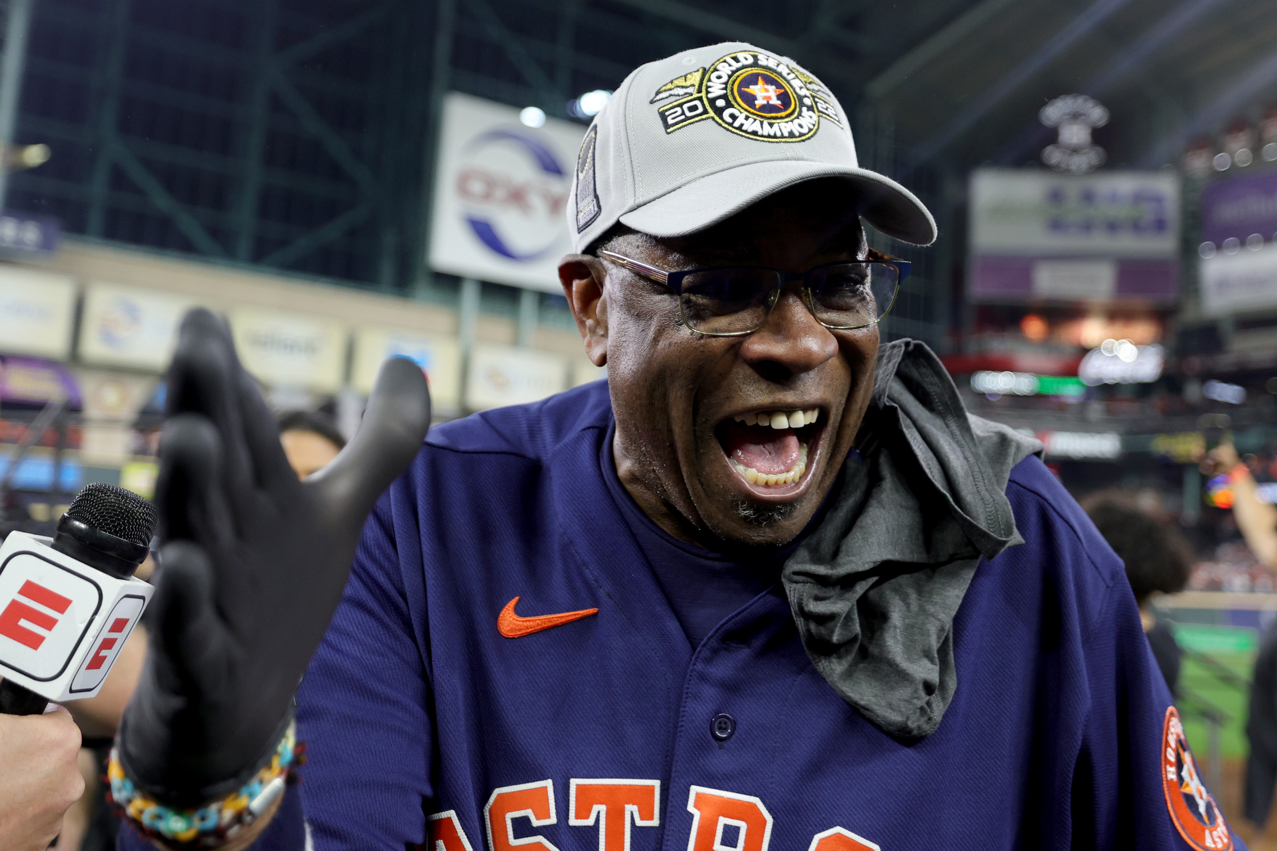 Dusty Baker, manager of the houston Astros, celebrates after his team beats the Philadelphia Phillies 4-1 in Game 6 of the MLB World Series to win the series 4-2 at Minute Maid Park in Houston, Texas, November 5, 2022. /CFP