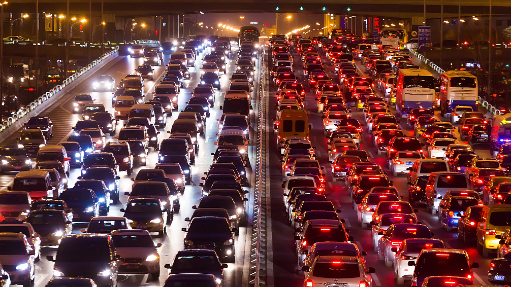 Cars in Beijing at peak hours. /CFP