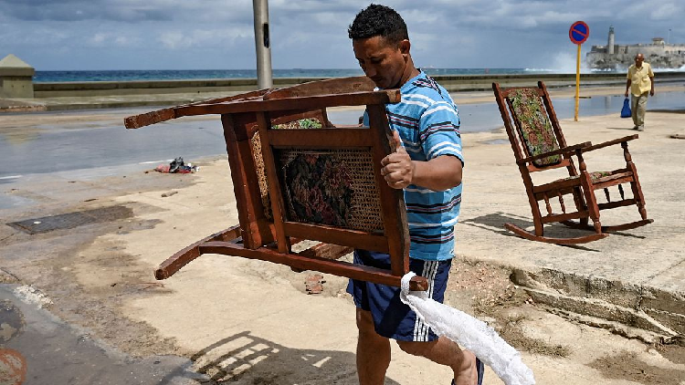 High-level U.S. delegation visits Havana amid migration crisis
